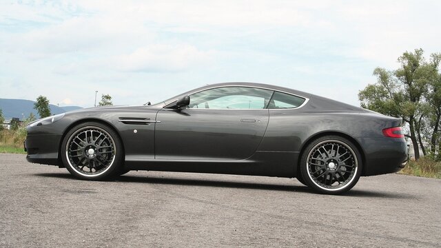 Aston Martin DB9 mit Cargraphic Felgen | © HS Motorsport