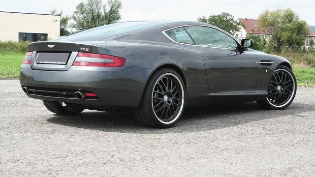 Aston Martin DB9 mit Cargraphic Felgen | © HS Motorsport