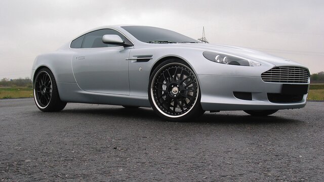 Aston Martin DB9 mit Cargraphic Felgen | © HS Motorsport