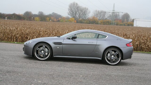 Aston Martin V8 GT mit Cargraphic Felgen | © HS Motorsport