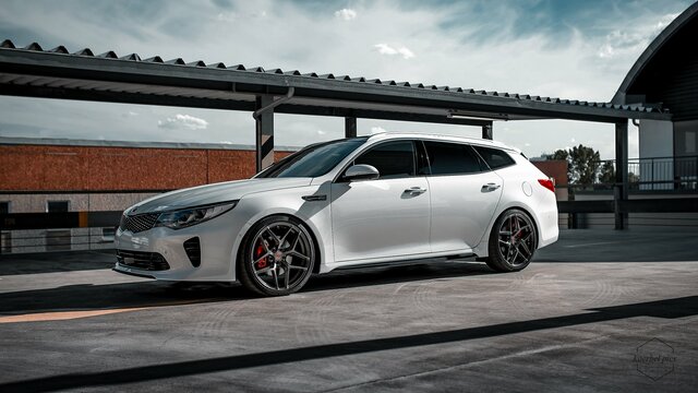 Kia Optima mit Elegance FF550 Felgen | © HS Motorsport