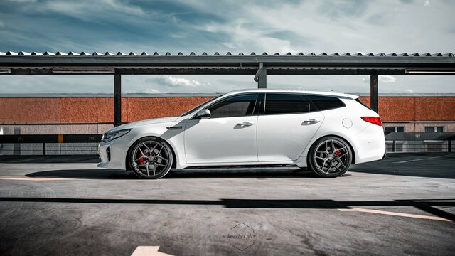 Kia Optima mit Elegance FF550 Felgen | © HS Motorsport