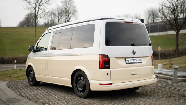 VW T6.1 Bulli mit TWIN-ADJUST-PROJEKT Sensitiv Gewindefahrwerk | © Transporter Manufaktur