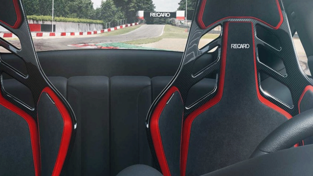 Recaro Podium Alcantara® schwarz Leder rot | © Recaro